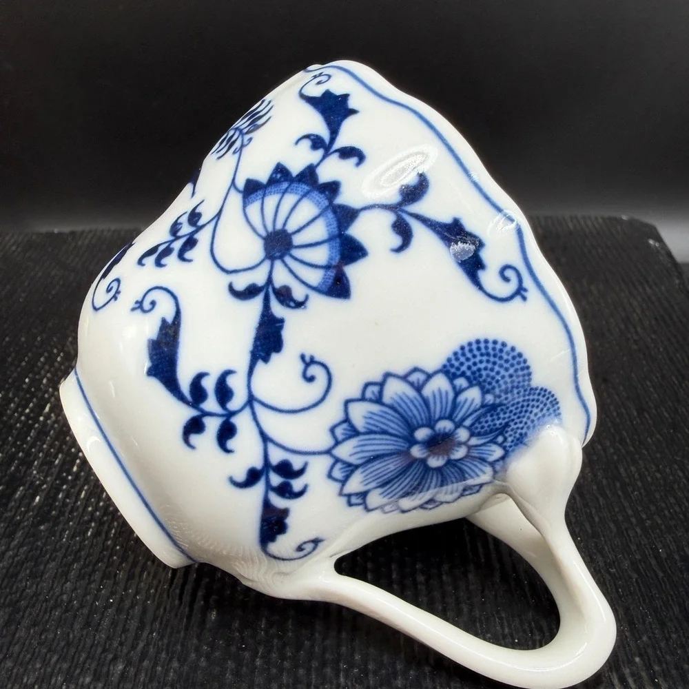Blue Danube Tea Cup and Saucer Set‎ Blue Onion Floral Porcelain Scalloped Rim